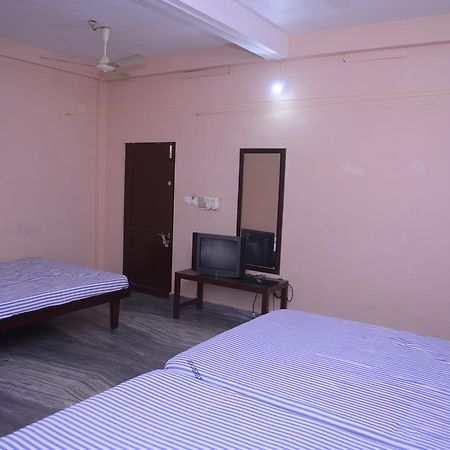 Ppg Tourist Home Chottanikara Extérieur photo